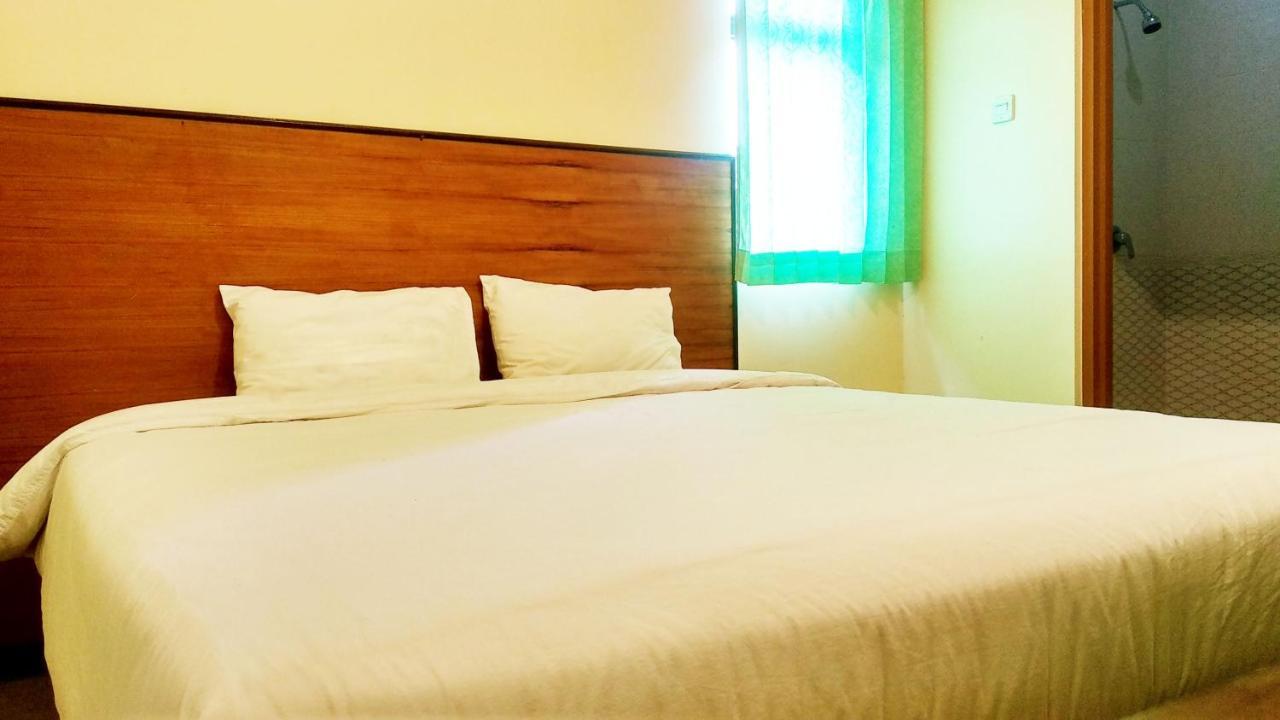 Hotel Pelangi Indah Semarang Exterior foto